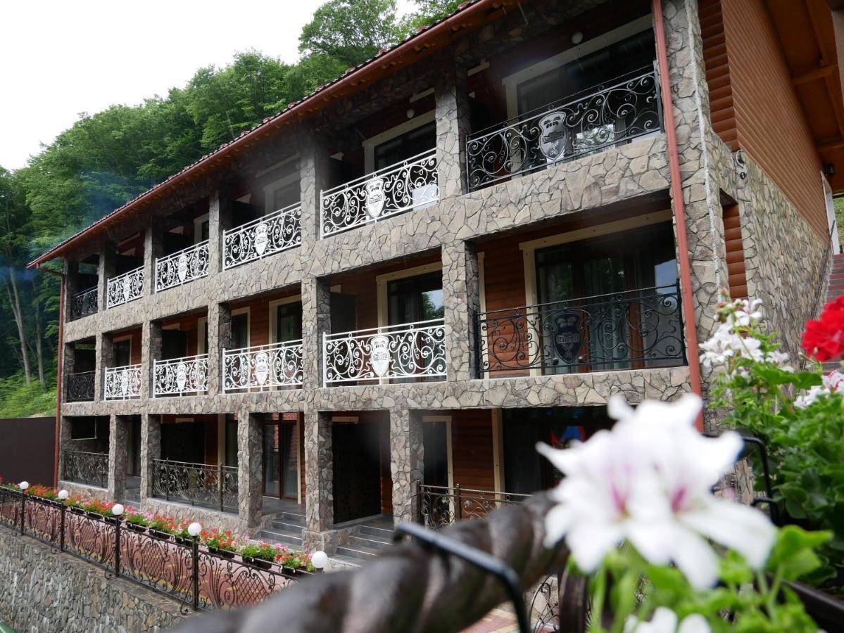 Zatyshok Hotel Svalyava Exterior photo